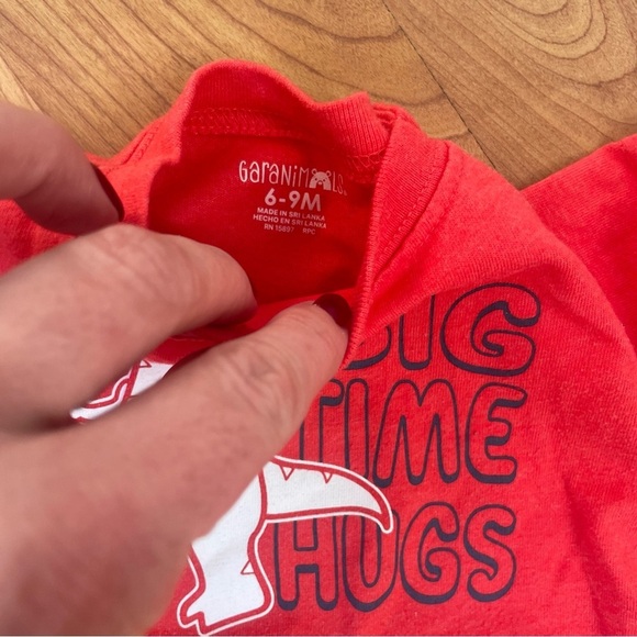 🧸Garanimals Size 6-9 Months Short-sleeved Onesie Pack of 3 & Khaki Shorts - Picture 5 of 6